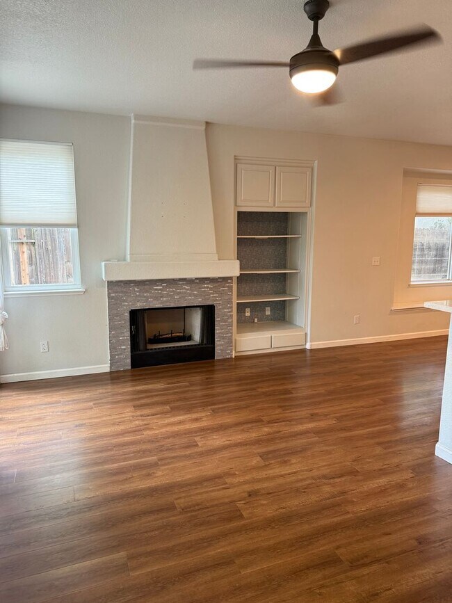 Building Photo - 108 Robinson Ct
