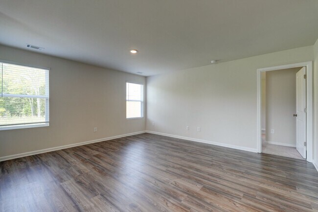 Building Photo - 220 Ingleby Rd