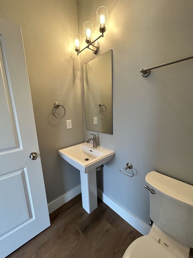 Building Photo - *MOVE IN SPECIAL 1/2 security deposit and waiving $175 Admin Fee!* New Build 3 Beds | 3.5 Baths |...