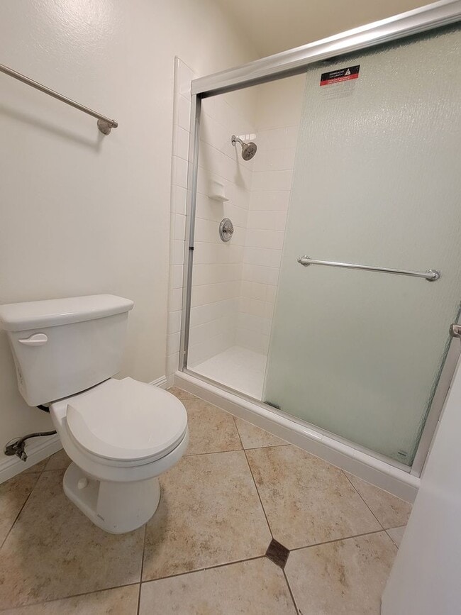 Building Photo - Torrance Townhouse for LEASE | 3 Bed/2 Bat...