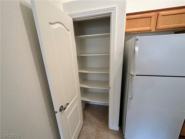 Building Photo - 3354 Indian Shadow St