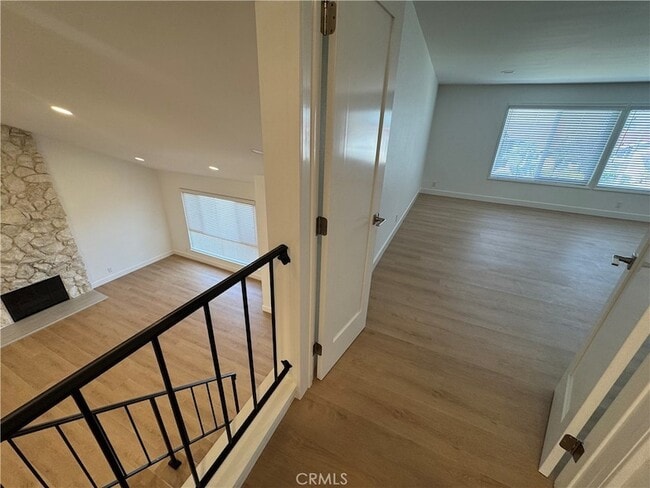 Building Photo - 9872 Kings Canyon Dr