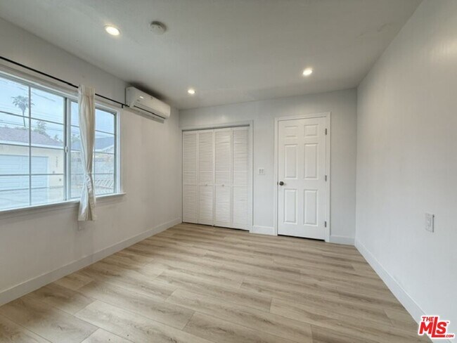 Building Photo - 1219 N Azusa Ave