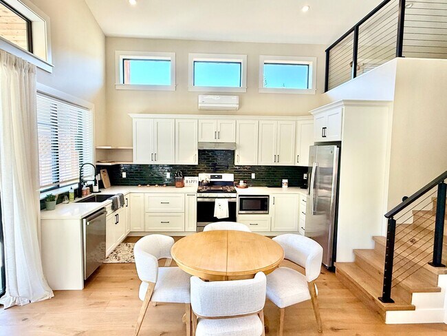 Building Photo - Beautiful Furnished New Construction Calis...