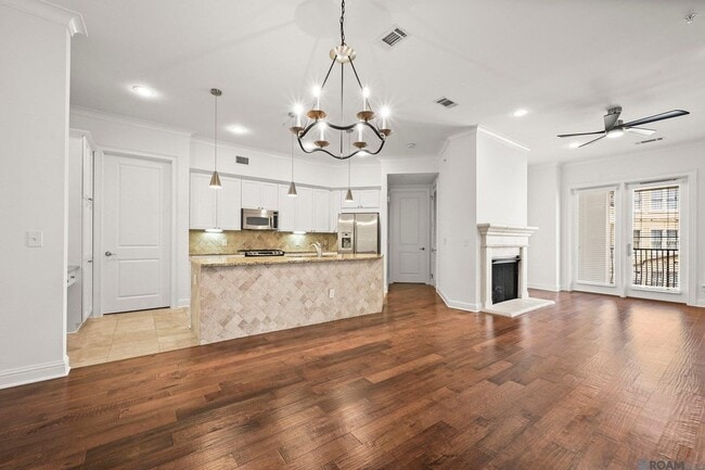 Building Photo - 998 Stanford Ave