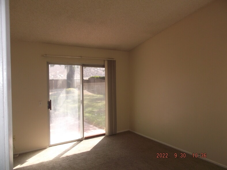 master bedroom - 3032 Chablis Ave