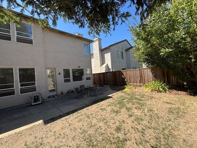 Building Photo - 9829 Waterfowl Dr