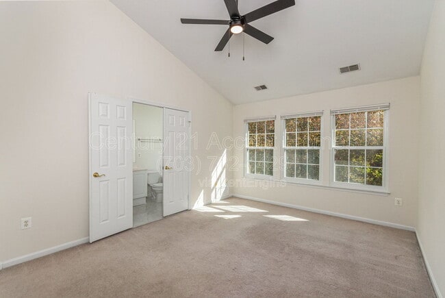 Building Photo - 4035 Cressida Pl