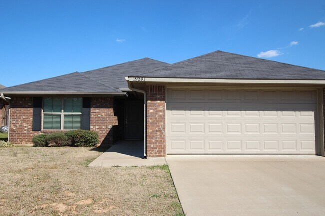 Building Photo - 19391 King Ranch Dr