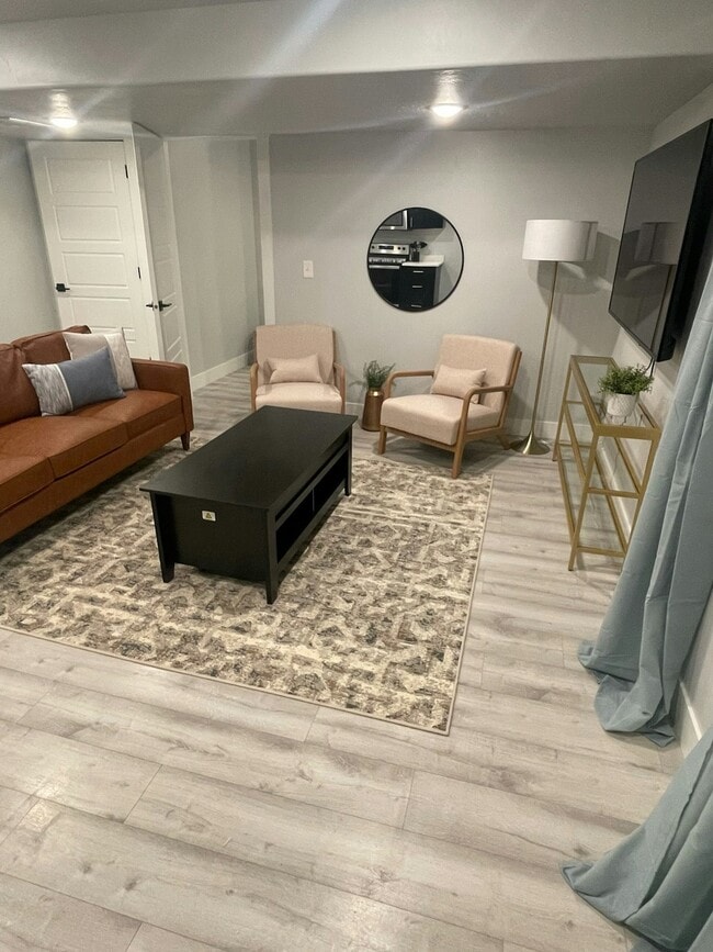 Building Photo - 201 N 20 W