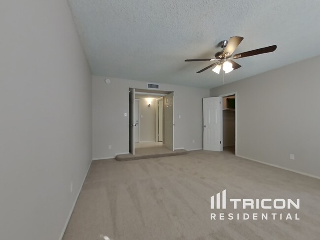Building Photo - 4925 W Mescal St