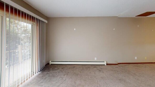Building Photo - 912 E Owens Ave