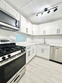 Building Photo - 6890 N Kendall Dr