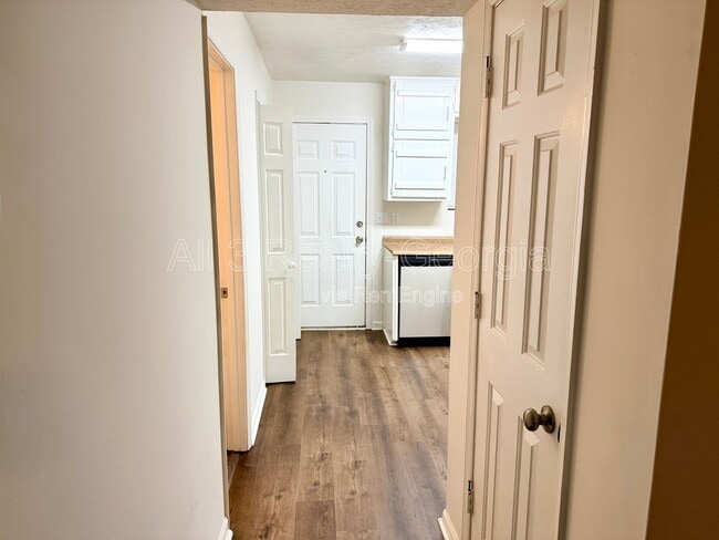 Building Photo - 470 S Jeff Davis Dr