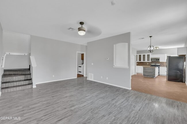 Building Photo - 14378 N Cave Dr