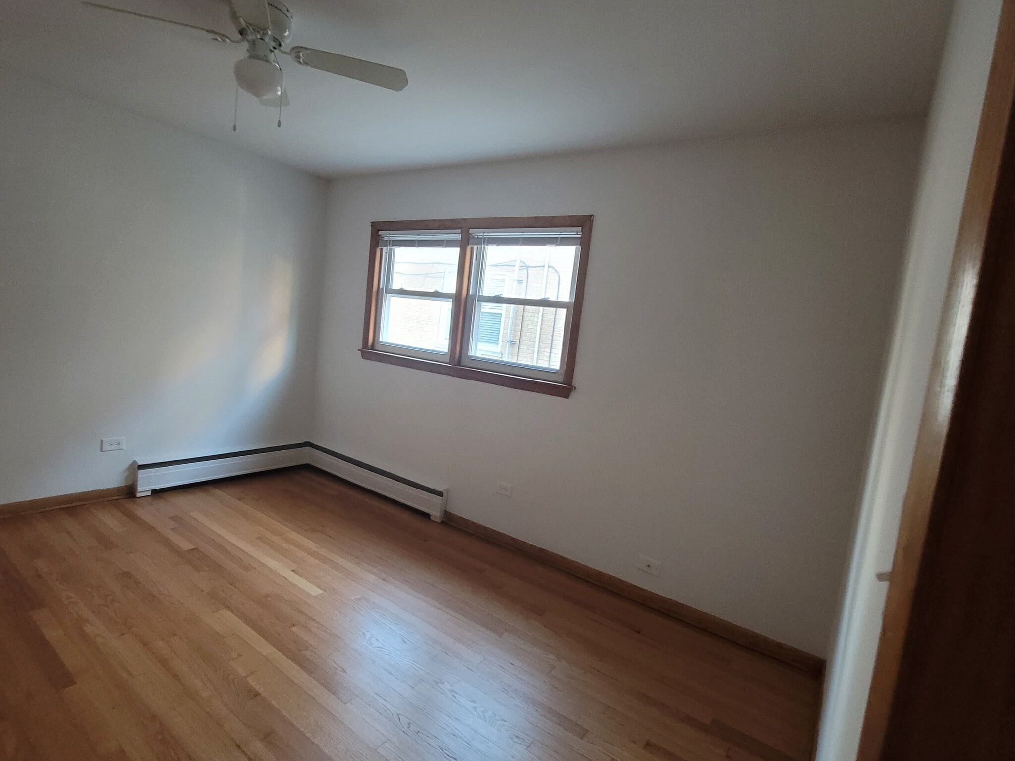 Bedrm windows with blinds - 7226 W Belden Ave