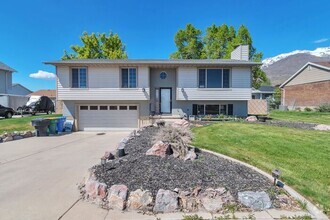 Building Photo - Awesome 4 Bedroom Home in Orem w 2 car garage