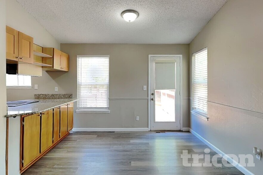Building Photo - 16890 Blue Mist Cir