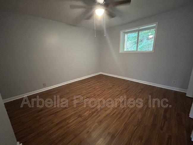 Building Photo - 103 Angeline Dr