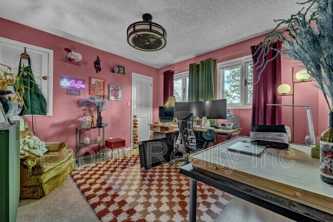 Building Photo - 373 Laredo Dr