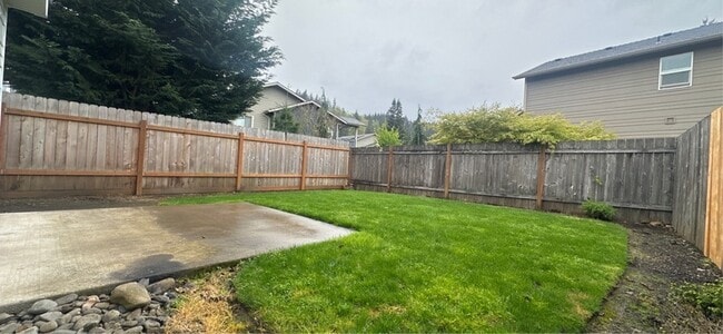 Building Photo - 215 Pioneer Dr