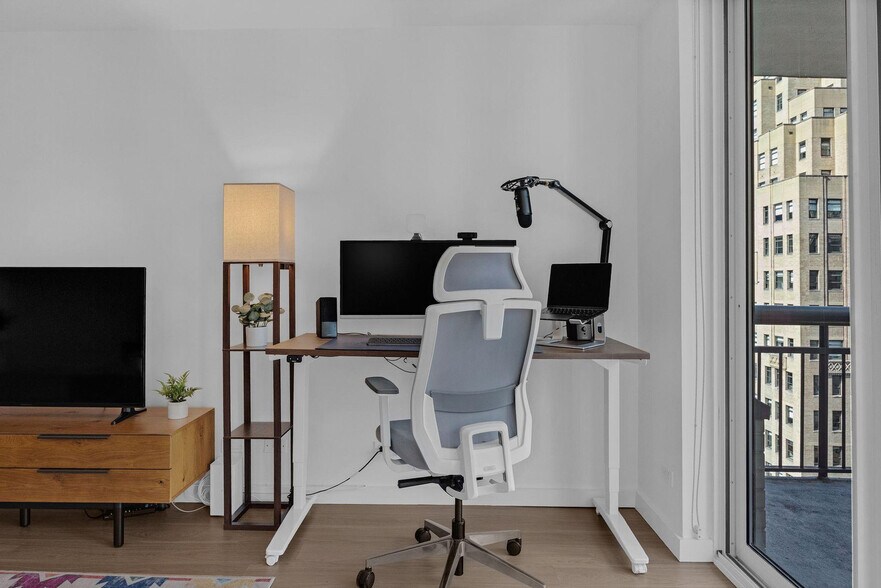 Building Photo - 64B W 37th St