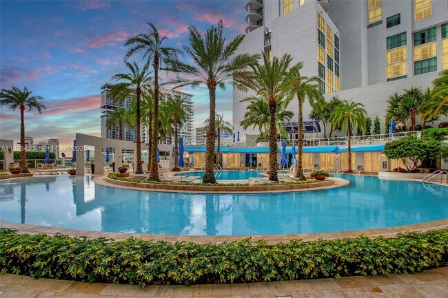 Building Photo - 333 Las Olas Way