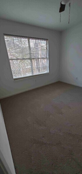 Building Photo - 128 Luden Dr