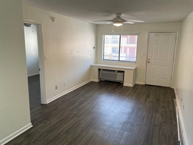Building Photo - 403 Hayden Rd