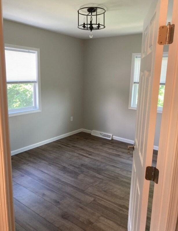 Building Photo - 1052 Stonybridge Dr