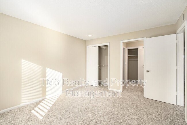 Building Photo - 11118 Nieman Rd