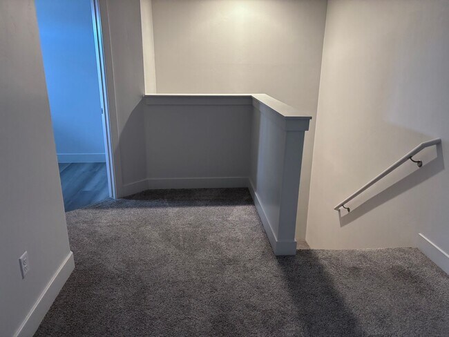 Building Photo - 3 bed / 2.5 bath / 2-car with washer/dryer/fridge 2019 built END UNIT!
