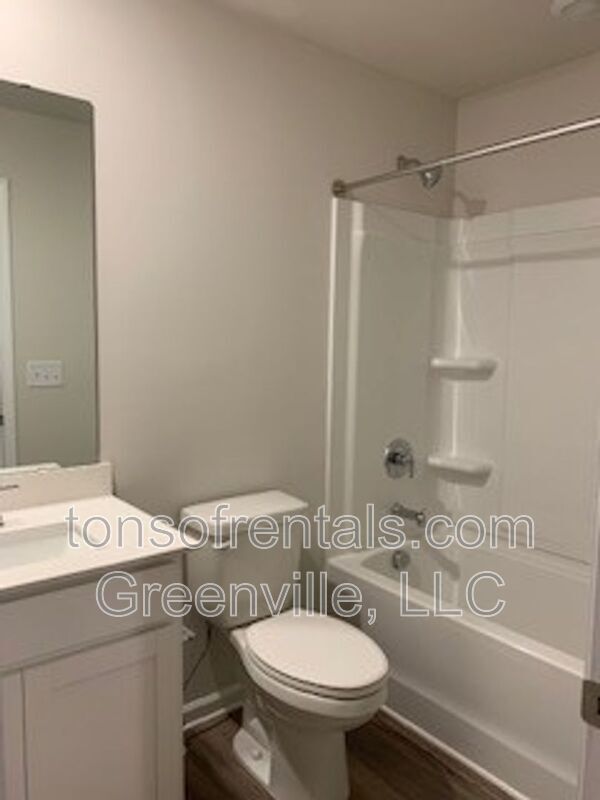 Building Photo - 413 Mopar Ln