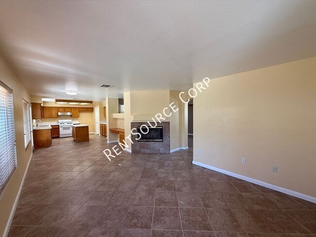 Building Photo - 1602 W Ave H-4