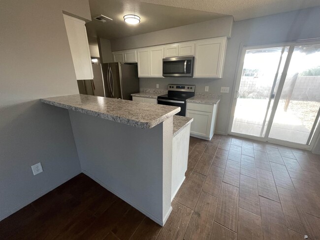 Building Photo - 3736 S Susannah Dr