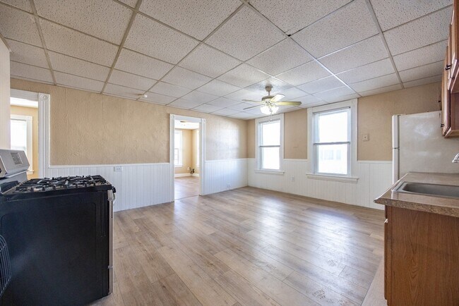 Building Photo - 28 Richmond St