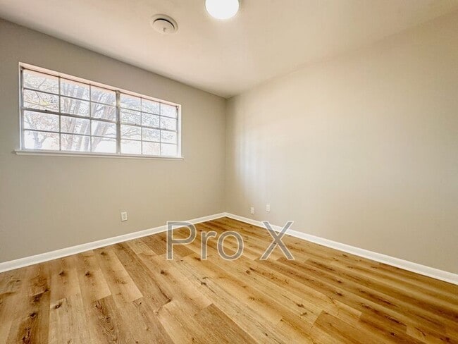 Building Photo - 2216 S Clover Dr