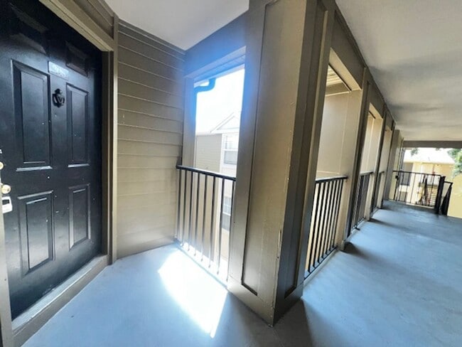 Building Photo - MOVE NOW-Remodeled bathroom & kitchen! NEW VINYL PLANK flooring & fresh paint! 2 bedroom 1 bath c...