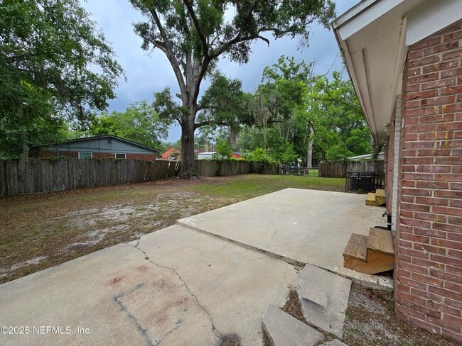 Building Photo - 2432 Firestone Rd