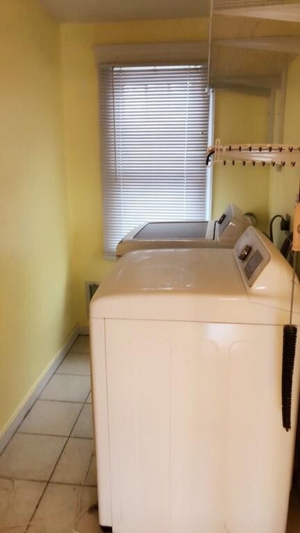 Building Photo - 38 Hood St