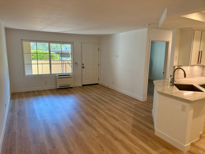 Building Photo - 12675 Camino Mira del Mar