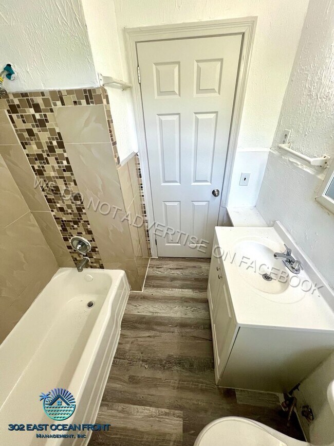 Building Photo - Gorgeous 3 bedroom / 1 bathroom home ready...