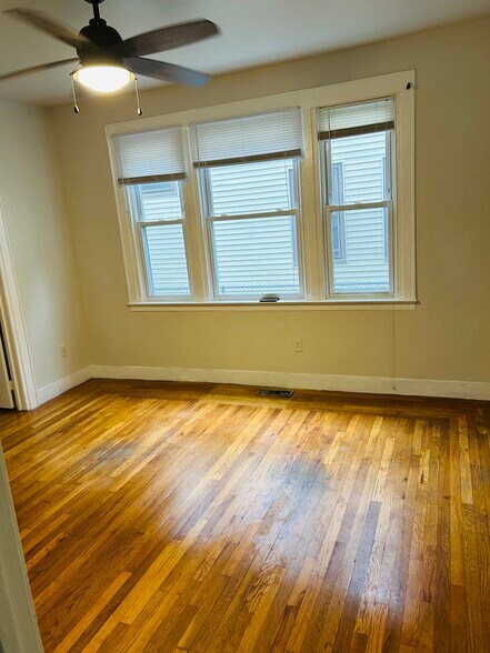 Building Photo - 394 Shelton Ave