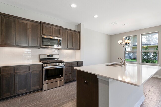 Kitchen - 13800 Lyndhurst St