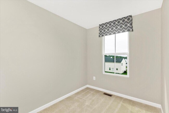 Building Photo - 38 Diopside Dr