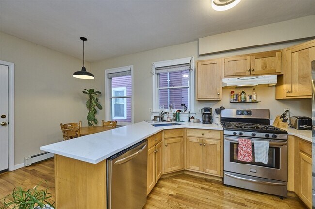 Building Photo - 14 Haverford St