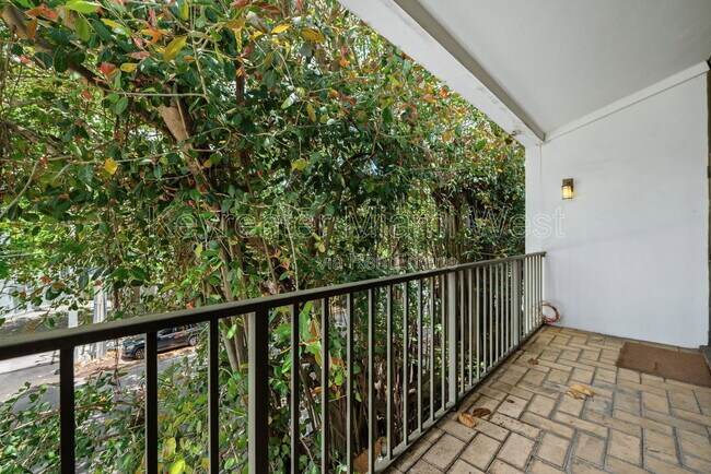 Building Photo - 2666 Tigertail Ave
