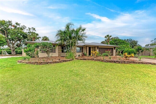 Primary Photo - 451 N Shore Dr