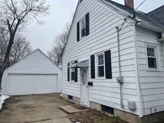 Building Photo - Charming 3-Bedroom Home for Rent – Quiet C...
