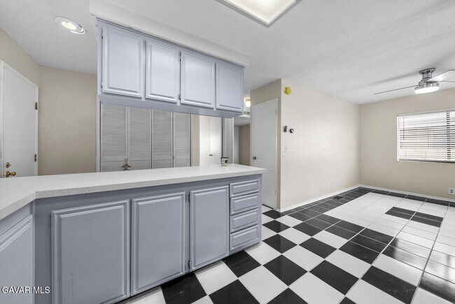 Building Photo - 1858 Park Cir Dr